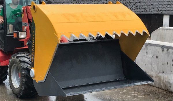 Schneidschaufel SILO BUCKET am Hoflader