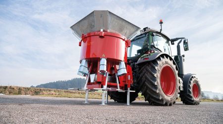 Drive of the sandbag filling machine TURBO PACKER with the tractor