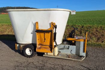 Self-propelled feed mixer PM 2.5 SFB used