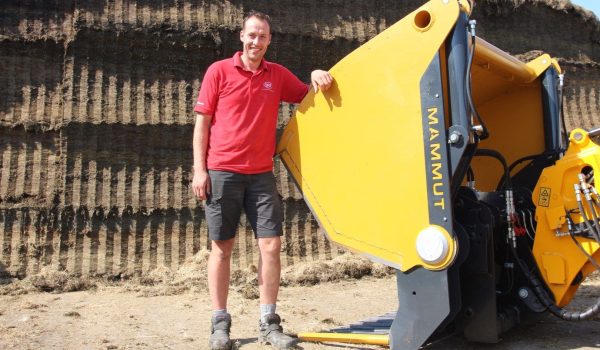 Hendrik Kuiper - Milchviehbetrieb & Biogasanlage - MAMMUT Silozange SILO CAT