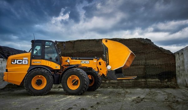 Hendrik Kuiper - Milchviehbetrieb & Biogasanlage - MAMMUT Silozange SILO CAT auf Radlader