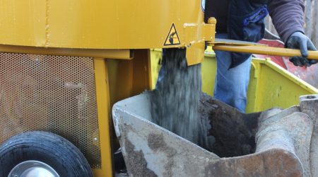 The robust forced mixing system produces high-quality and homogeneous concrete.