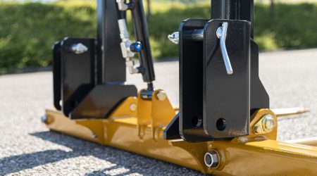 Rundballentransportgeräte - Rundballengabel mit Anbau für Traktorheck