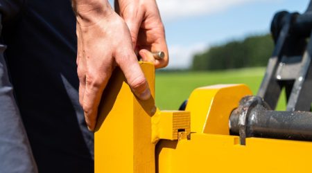 Round bale transport devices - Carrier frame with slide-on round bale tines