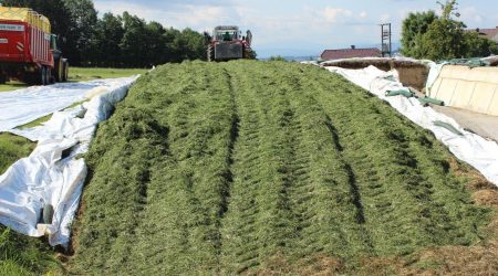 With the SILO TWIST system, uniform results can be obtained in silage spreading.